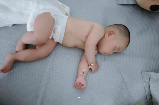 杞县孕妇肚脐周围发青